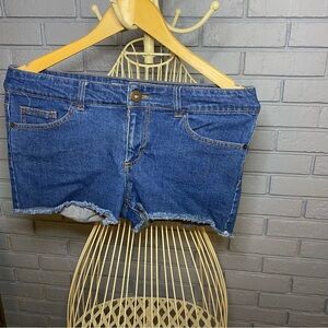 Forever 21 Denim Shorts Low Rise Size 29